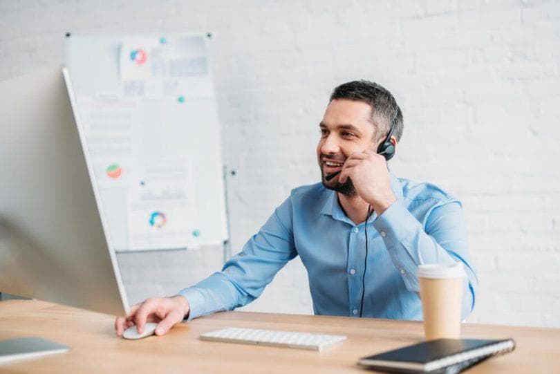 Operador Web Contact Center e Redes Sociais
