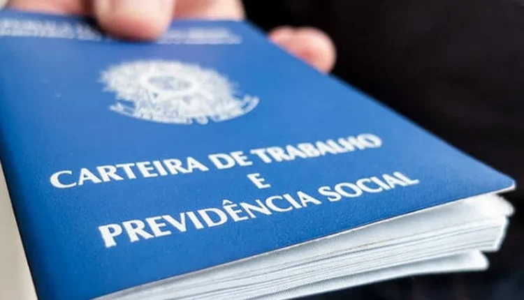 VAGAS DE EMPREGO: veja a lista com 15 mil vagas temporárias, de estágios e muito mais!