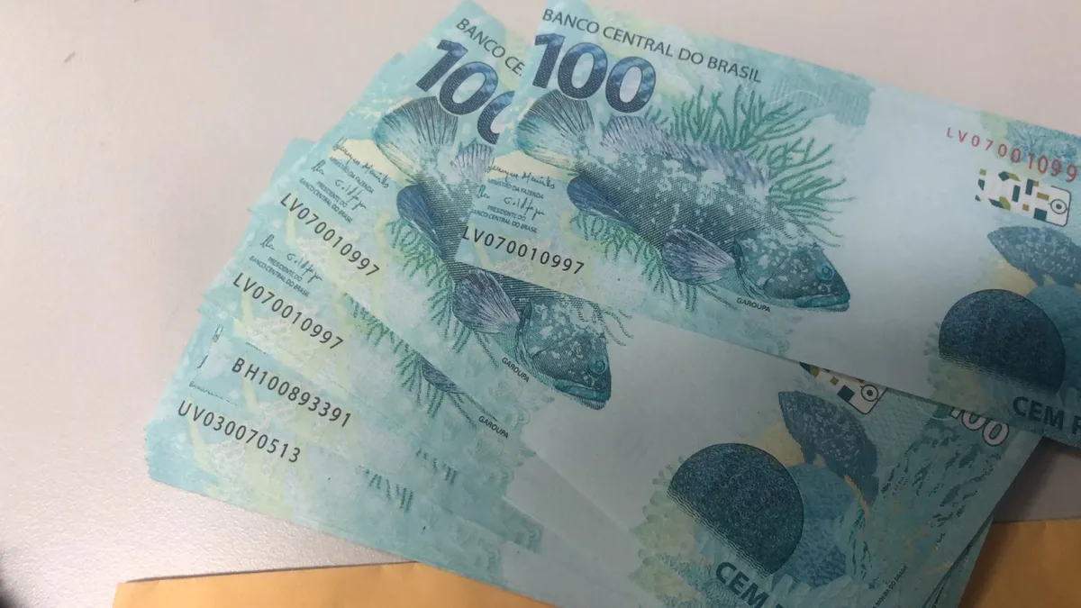 Aprenda a identificar cédulas de Real falsificadas