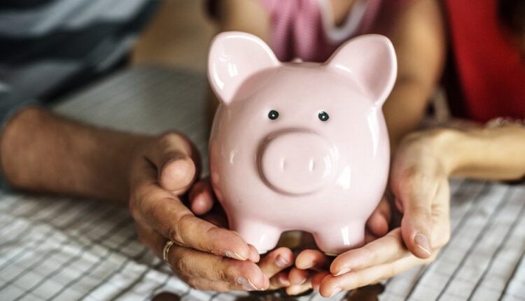 ESTAS são as melhores estratégias para ter uma RENDA EXTRA em 2024