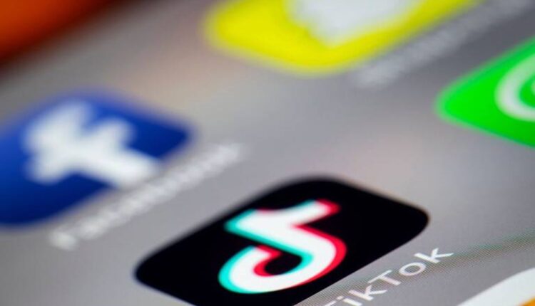 Atenção! Gravar a própria demissão para postar no TikTok pode trazer prejuízos; entenda