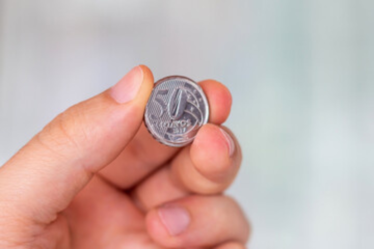 Riqueza no bolso? Moeda de 50 centavos pode te fazer milionário! Descubra qual é e como identificar