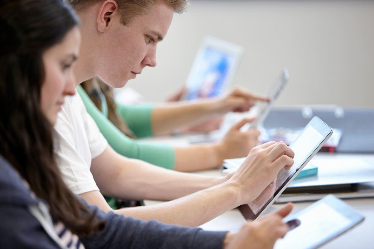 Conheça HOJE (26) o Programa Internet Brasil: distribuição de 100 Mil Chips para Estudantes