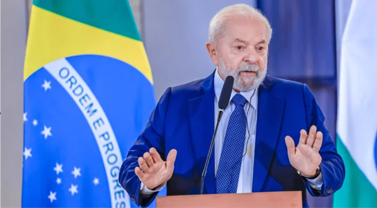 Lula anuncia que Pé de Meia beneficiará estudantes que estão fora do Bolsa Família