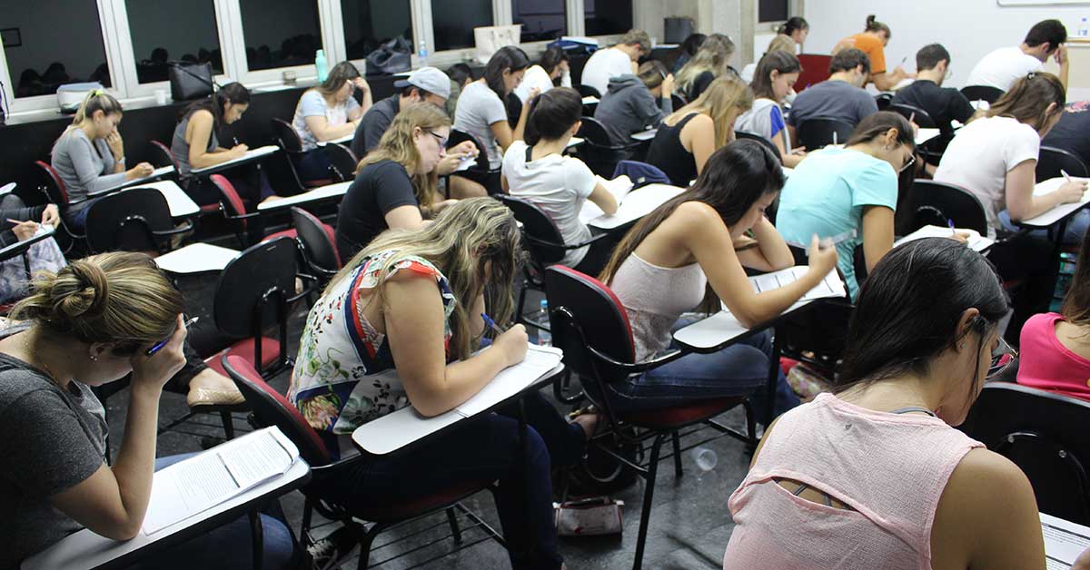 URGENTE: Nova decisão pode EXCLUIR milhões de estudantes do ensino superior