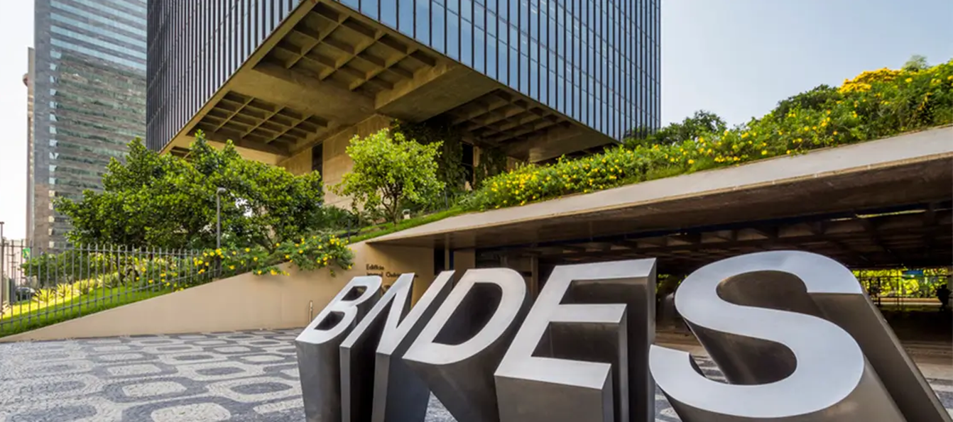 URGENTE! BNDES tem banca definida para novo concurso; salários de até R$20.900