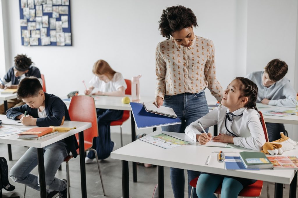 Qual é o Coletivo de Alunos? Aprenda AGORA ou NUNCA - Blog Pensar Cursos