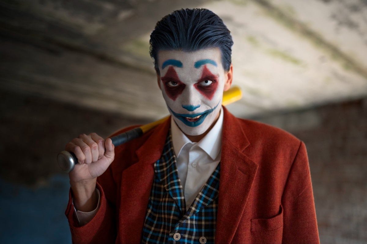 Coringa ou curinga aparecem em diversos contextos, mas existe uma forma padrão de escrever. Imagem: Freepik