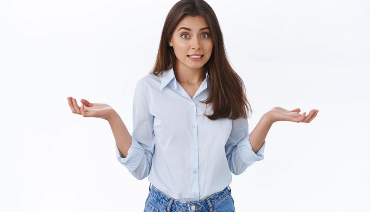 No caso de esparadrapo ou espaladrapro, a troca de letras ocorre porque a pronúncia rápida pode enganar. Imagem: Freepik