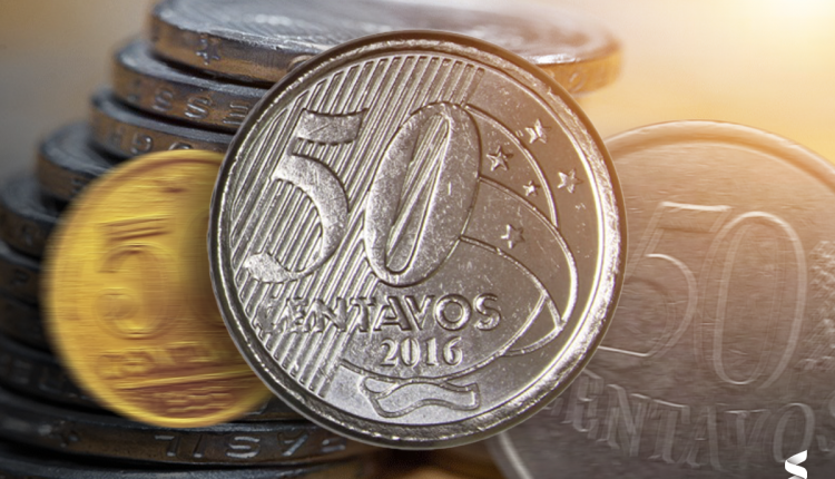 Moeda de 50 centavos de 2016 com destaque em erro de cunhagem raro e valorizado