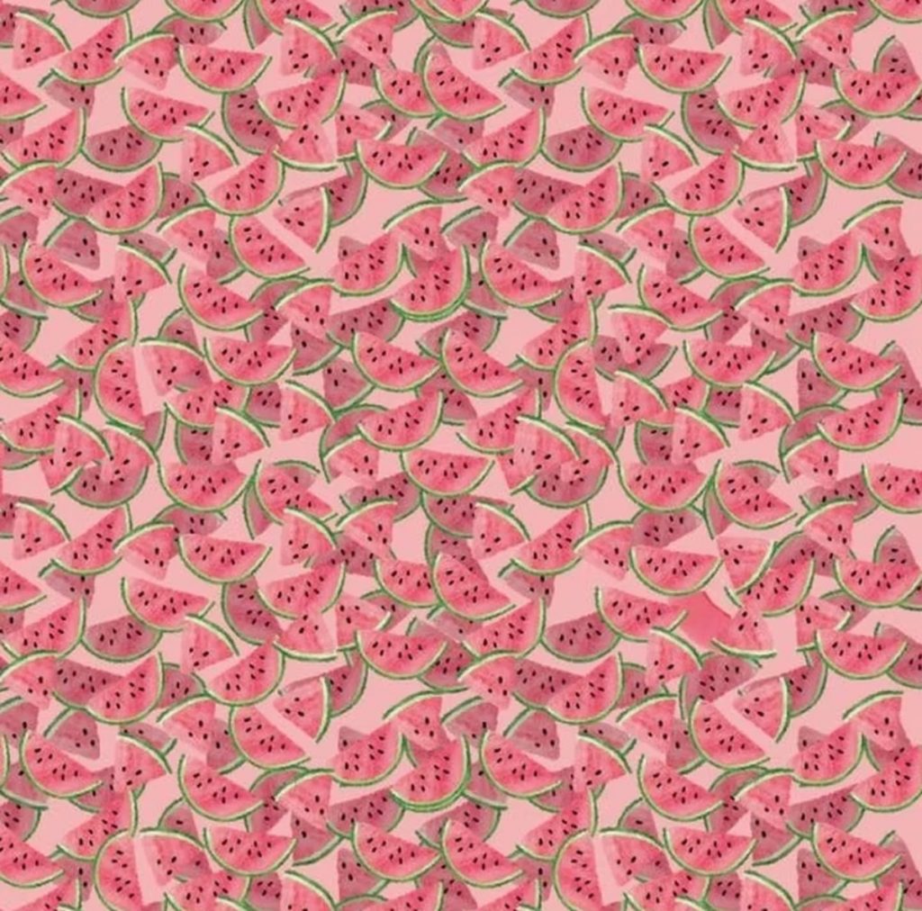 Teste visual com padrão repetitivo de fatias de melancia com casca verde e polpa rosa sobre fundo suave