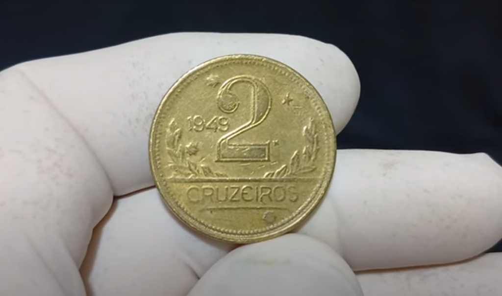 Moeda de 2 Cruzeiros de 1949 com possível erro raro e alto valor para colecionadores