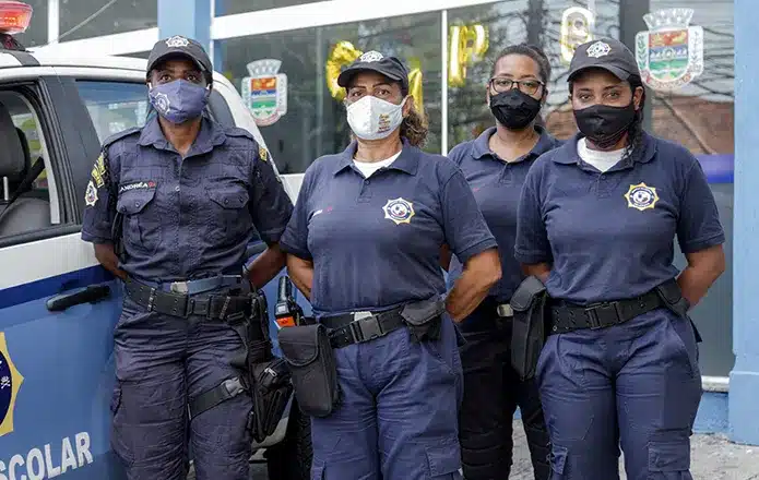 Mulheres da Guarda Municipal de São Gonçalo, destacando a presença feminina nas forças de segurança.