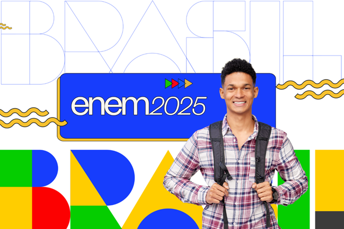 Jovem sorridente com mochila segurando livros, com elementos visuais relacionados ao Enem 2025 ao fundo.