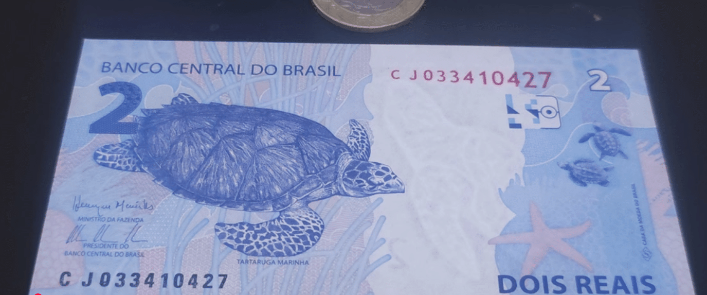 Cédula rara de 2 reais com série CJ e assinatura de Henrique Meirelles