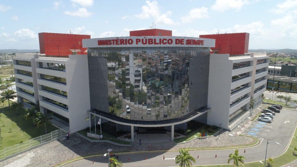 Fachada moderna do prédio do Ministério Público do Estado de Sergipe (MP SE).