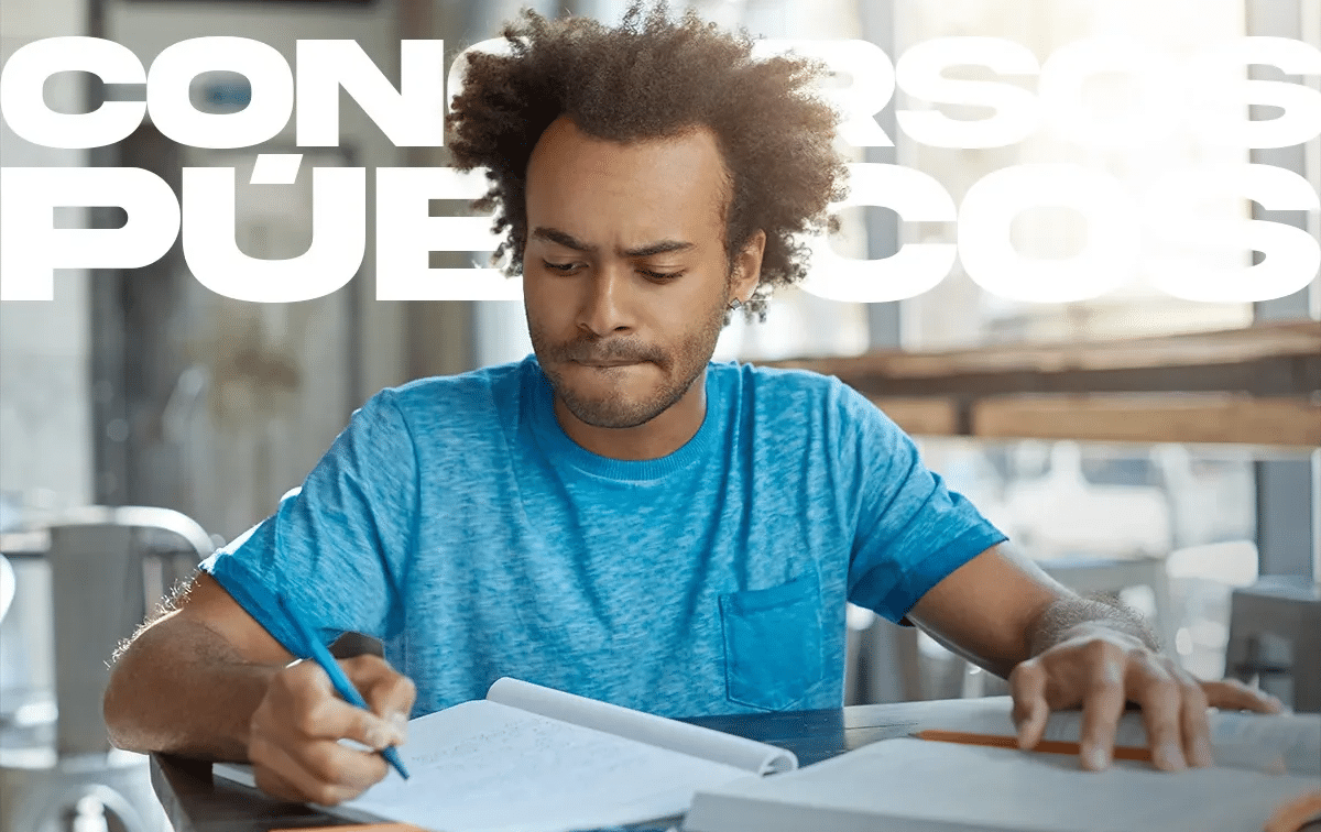 Pessoa estudando para concurso público com foco nos requisitos.