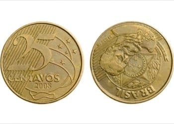 Moeda de 25 centavos do ano de 2008, mostrando os dois lados. O reverso apresenta o raro erro de cunhagem conhecido como 'reverso horizontal para a esquerda', que a torna valiosa para colecionadores.