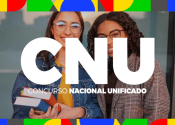 Provas do CNU 2025 neste domingo (05): estudantes com livros e documentos aceitos nos locais de prova.