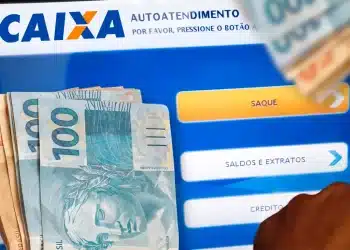 Caixa Econômica Federal libera pagamento via Pix de R$ 200 para brasileiros.