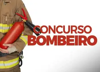 Bombeiro segurando extintor de incêndio com uniforme completo ao lado do texto concurso bombeiro.