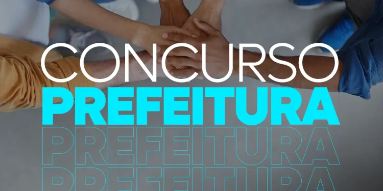 Mãos unidas simbolizando o trabalho em equipe para o concurso da prefeitura