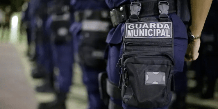 Detalhe fardamento Guarda Municipal concurso encerra inscrições quarta-feira