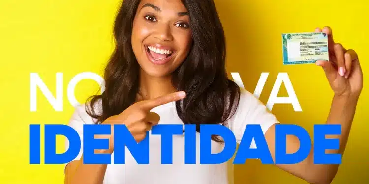 Mulher sorridente segurando nova carteira de identidade contra fundo amarelo e texto azul destacando identidade.
