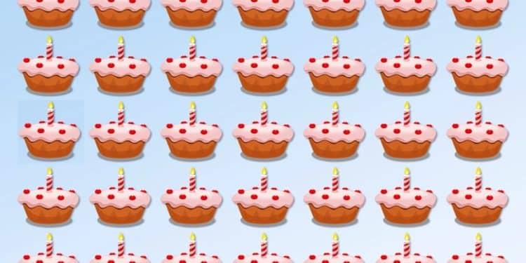 Desafio visual com múltiplos bolos de aniversário com cobertura rosa, cerejas e vela acesa em fundo azul claro.