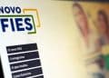 Imagem do site do FIES mostrando o logo e opções de navegação para o processo seletivo do Fundo de Financiamento Estudantil.