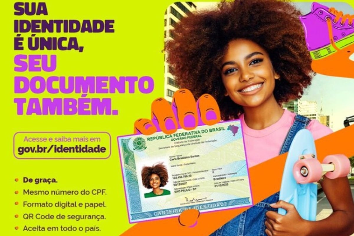 Imagem promocional da CIN com jovem sorridente com o documento na mão.