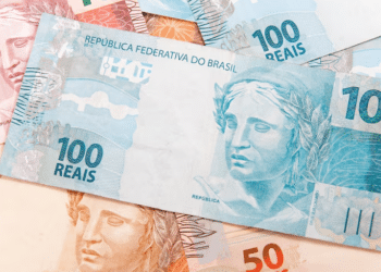 Notas de 50 e 100 Reais com foco na marca-d'água (Cédulas raras do Plano Real e numismática)