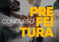 Imagem do edital de concurso público, destacando profissionais com as mãos unidas, representando o trabalho em equipe e novas oportunidades de emprego.
