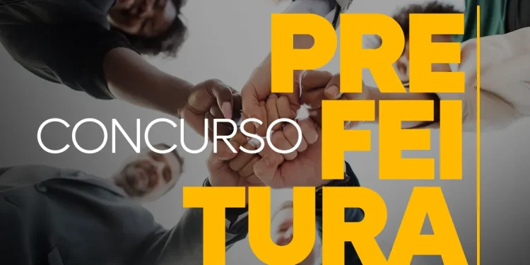 Imagem do edital de concurso público, destacando profissionais com as mãos unidas, representando o trabalho em equipe e novas oportunidades de emprego.