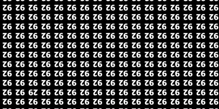 Repetição do número 92 em fonte branca sobre fundo preto em padrão regular.