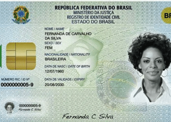 Carteira de identidade brasileira com dados pessoais e foto de mulher sorridente.
