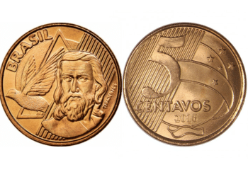 Duas faces de uma moeda de 5 centavos de 2016. À esquerda, o busto de Tiradentes e a data. À direita, o valor "5 CENTAVOS" e o ano "2016".