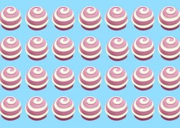 Teste visual com vinte e oito doces redondos rosa e branco em espiral sobre fundo azul