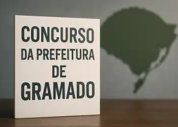 Placa com os dizeres Concurso da Prefeitura de Gramado.