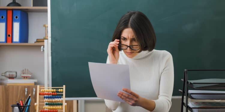 Tela exibindo regras detalhadas para criação de atributos de imagens web.