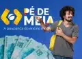 Estudante de ensino médio com mochila amarela, sorrindo, ao lado do logo Pé-de-Meia e seta amarela apontando para cima.