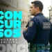Guarda municipal de perfil segurando rádio comunicador em rua urbana com o texto Concursos Guarda Municipal em destaque na lateral esquerda