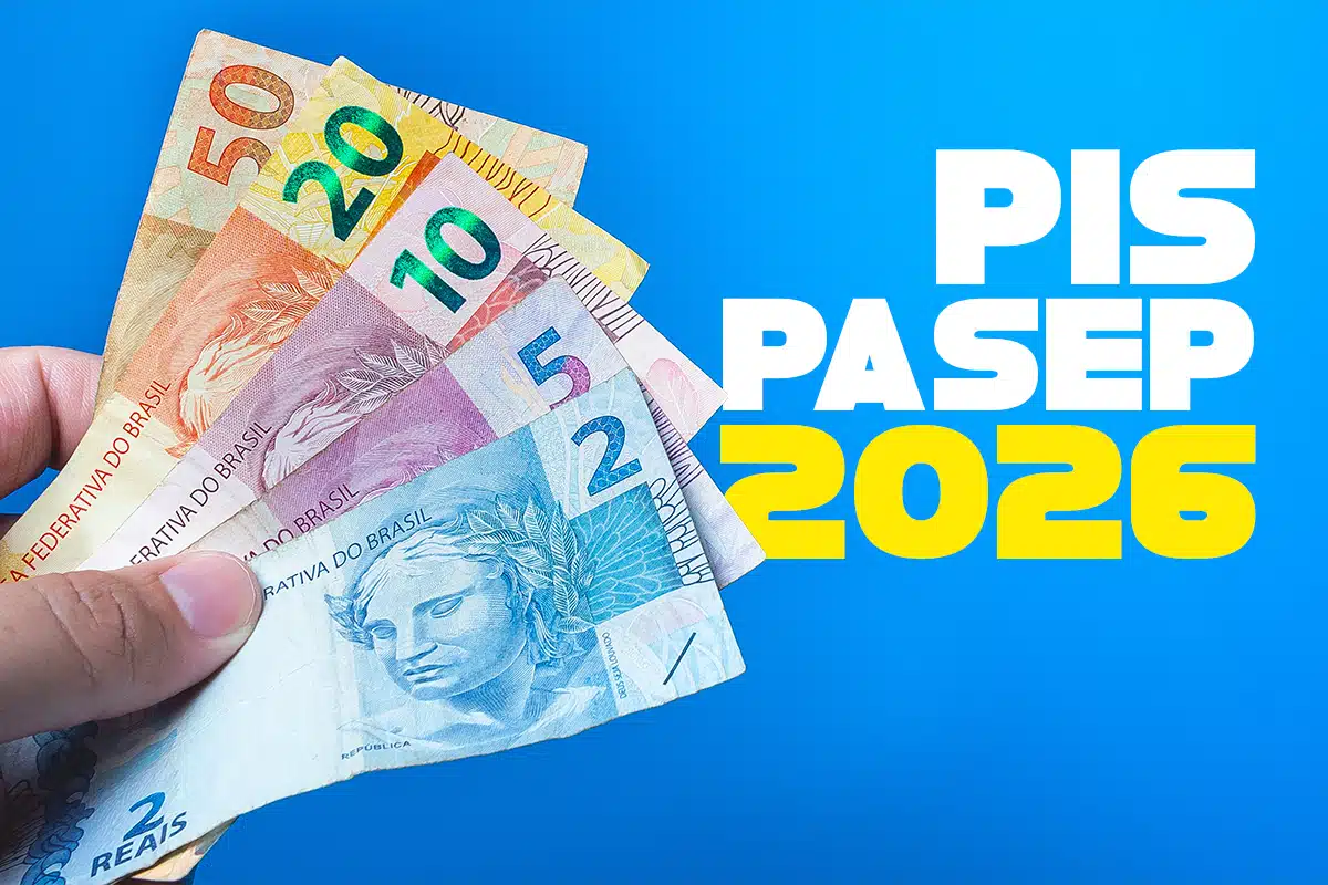 Mão segurando notas de 50, 20, 10, 5 e 2 reais ao lado de texto PIS/PASEP 2026 em fundo azul.