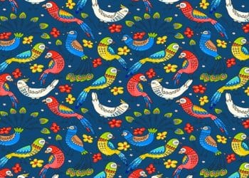 Teste visual com um desenho de pássaros multicoloridos entre flores em fundo azul escuro desafiando o olhar a encontrar uma borboleta escondida