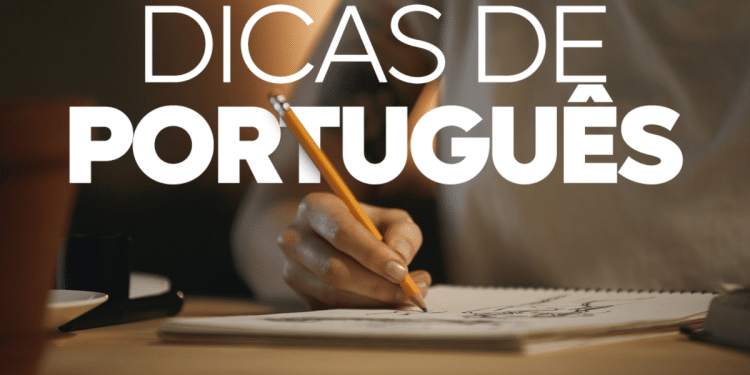 Pessoa escrevendo em caderno enquanto aprende dicas de português sobre diminutivos de árvore.