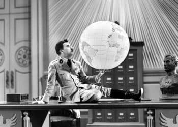 Top 5 filmes sobre nazismo para o Enem 2026 — cena clássica de O Grande Ditador de Charlie Chaplin