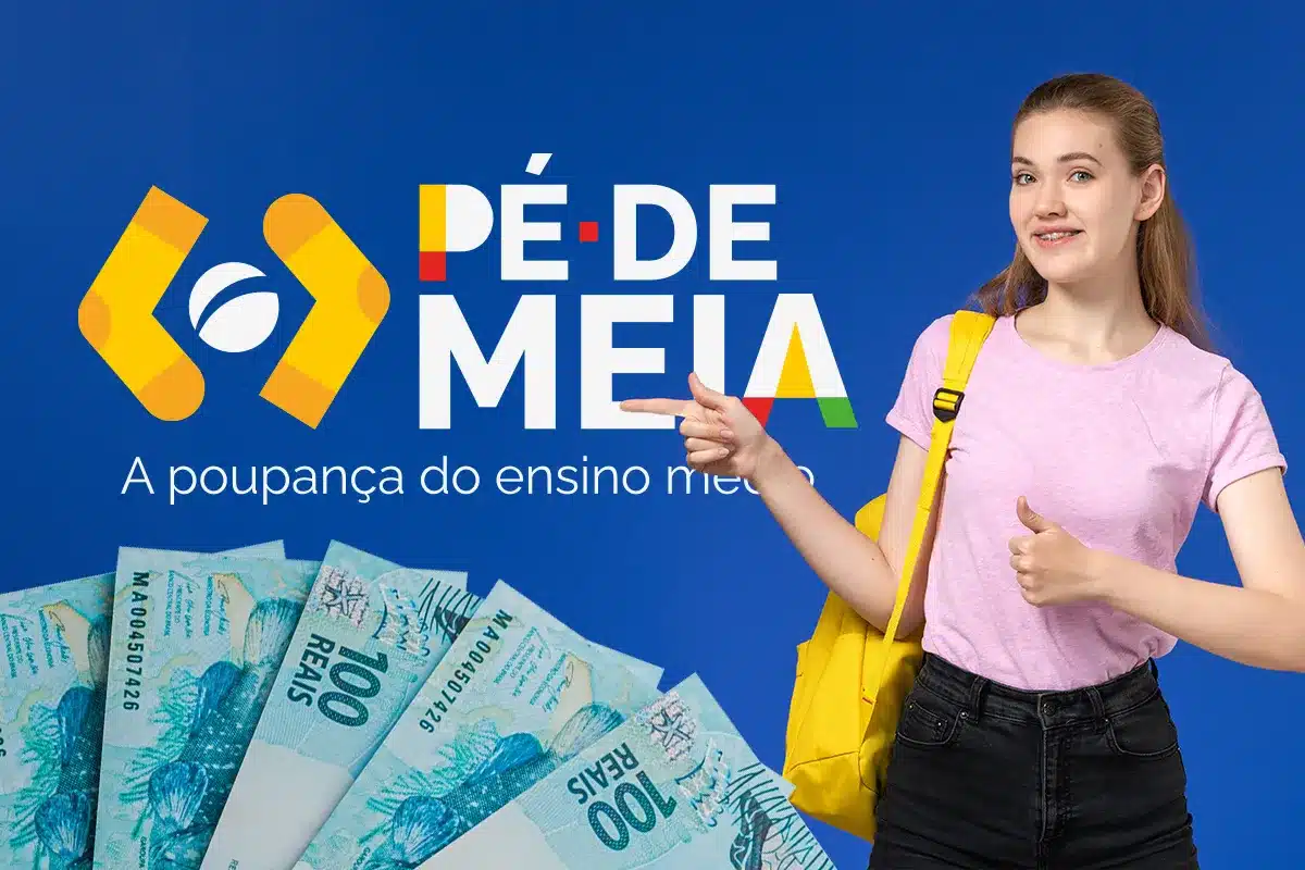 Jovem estudante com mochila amarela apontando para a logo do Pé-de-Meia ao lado de notas de R$ 100, ilustrando os valores do programa que chegam a R$ 2.200 para quem concluiu o ensino médio e participou do Enem 2025