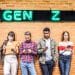 Grupo de jovens da Geração Z encostados em uma parede de tijolos laranjas, focados em seus celulares, ao lado de um robô humanoide. Acima deles, um letreiro neon escrito "GEN Z".