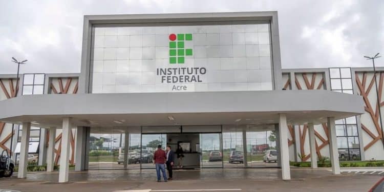 Instituto Federal do Acre abre vagas para cursos técnicos e graduação em diversos campi do estado.
