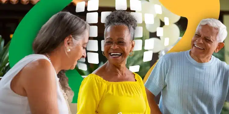 Três idosos sorrindo em confraternização ao ar livre com cores vibrantes.